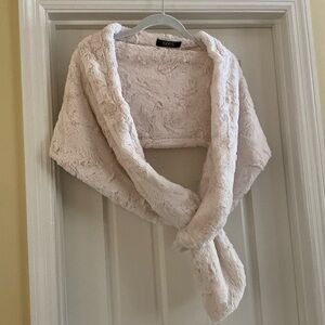Ignite Evenings Womens Faux Fur Pull Through Stole Shawl Cream Wrap Most Sz 64"